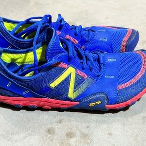 New Balance Womens Minimus 10V2 Trail Shoes Size 9.5 B Blue Pink Minimal WT10DP2